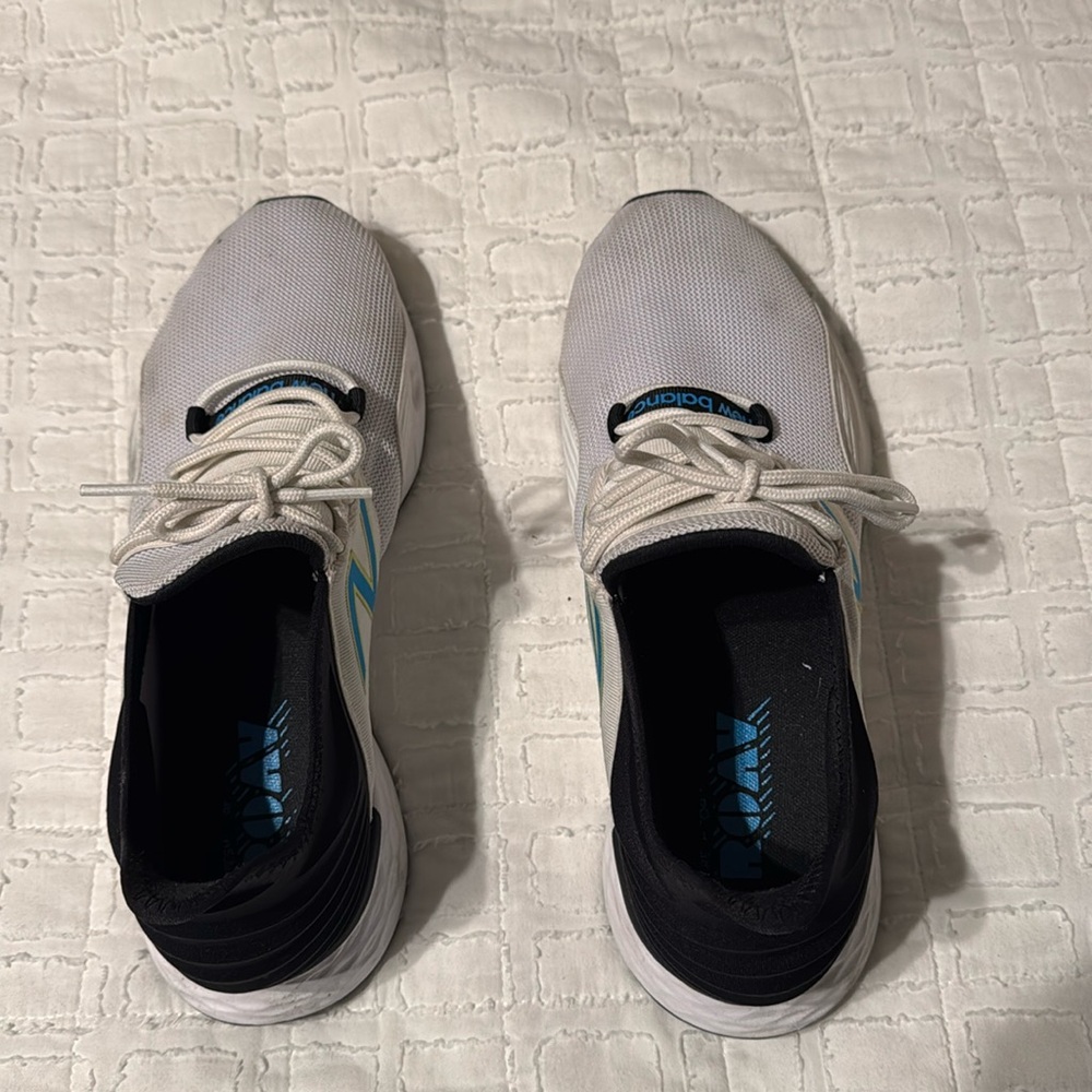 New balance men’s shoes, size 11 2E